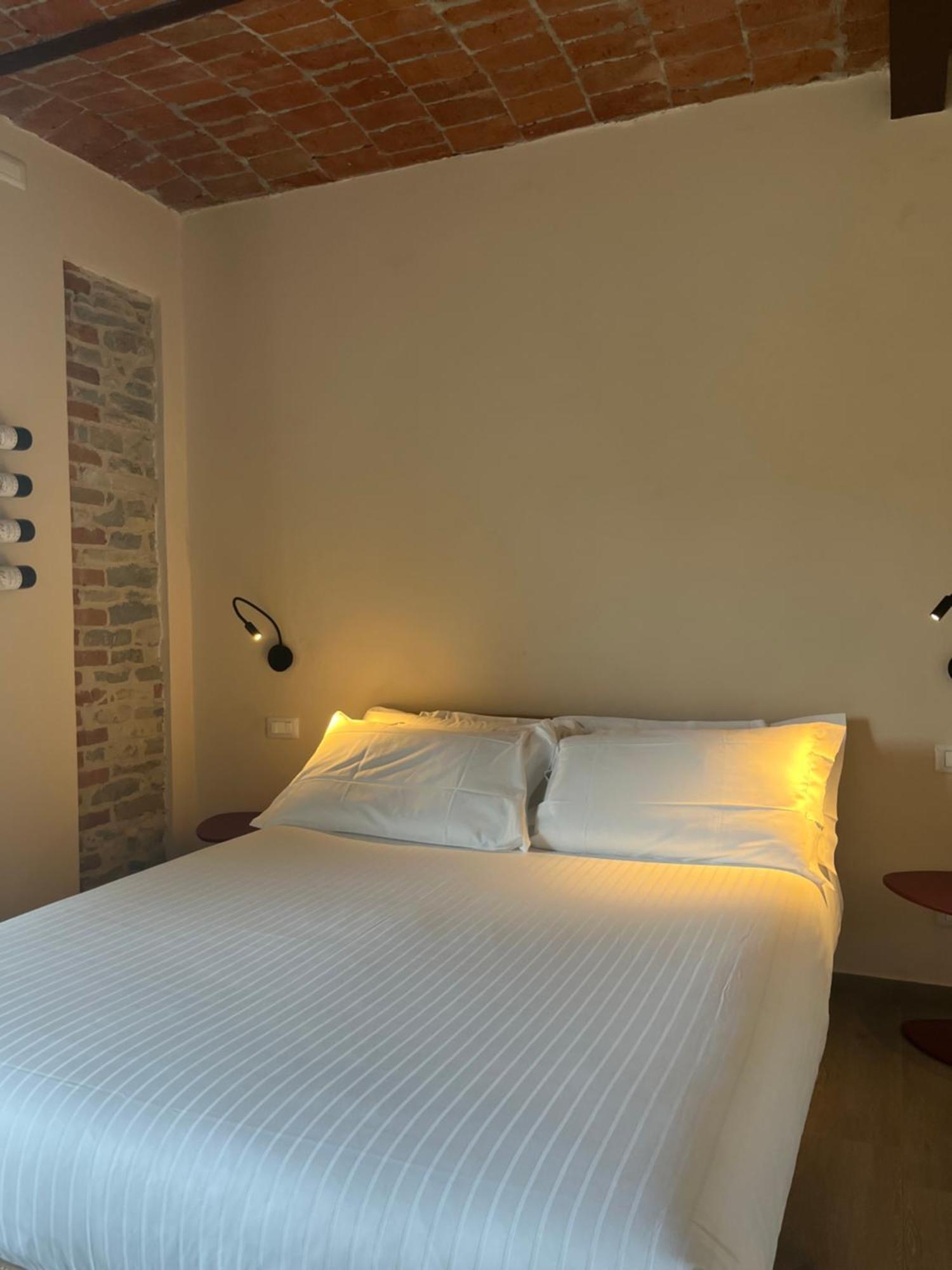 Le Cornici - Cascina Di Charme Otel Diano dʼAlba Dış mekan fotoğraf