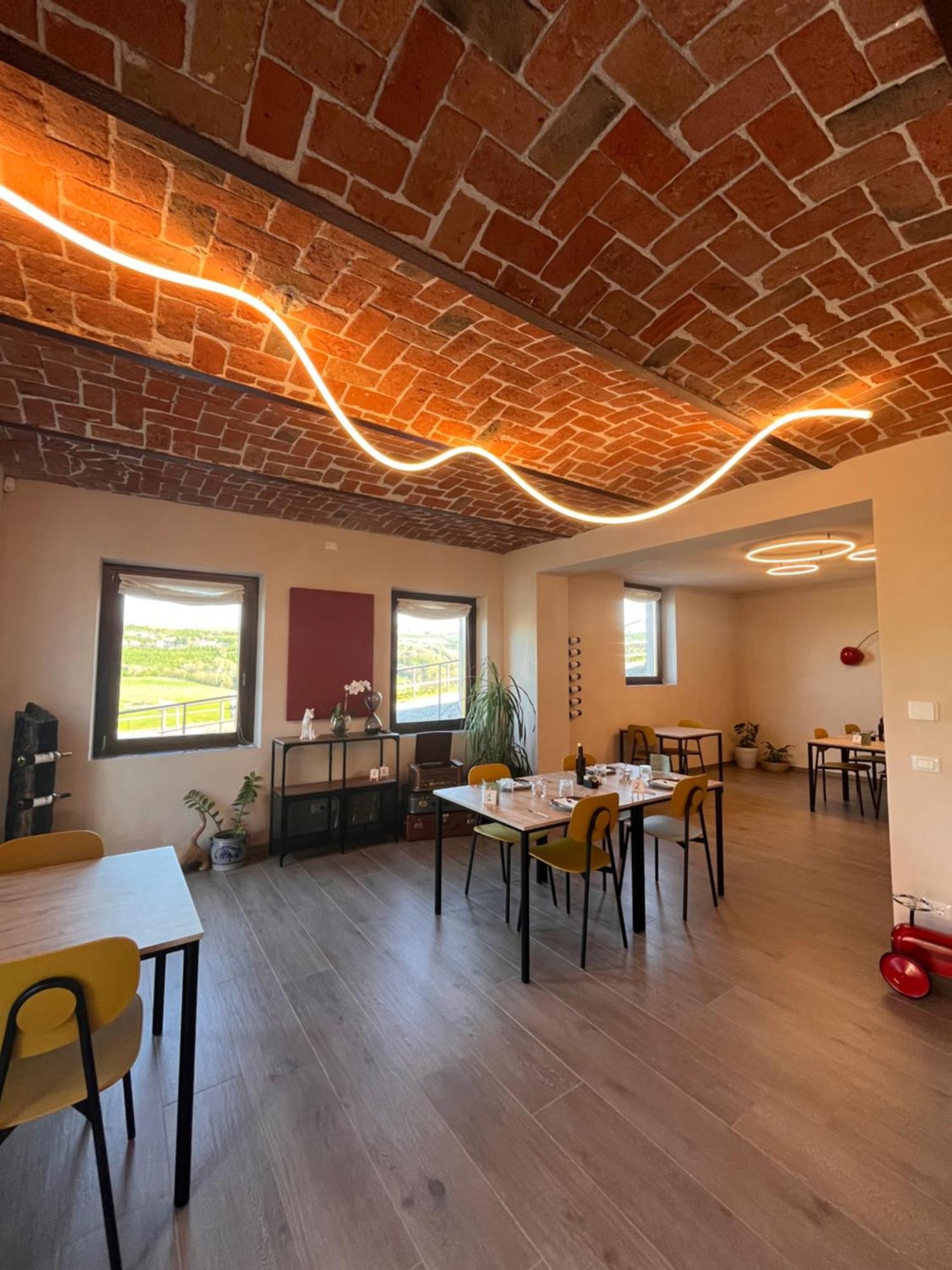 Le Cornici - Cascina Di Charme Otel Diano dʼAlba Dış mekan fotoğraf