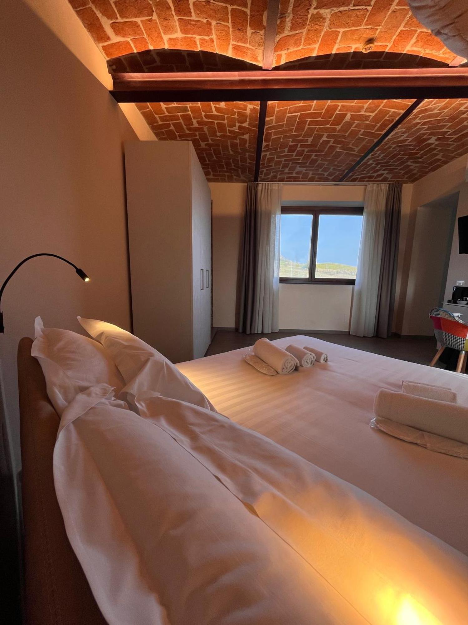 Le Cornici - Cascina Di Charme Otel Diano dʼAlba Dış mekan fotoğraf