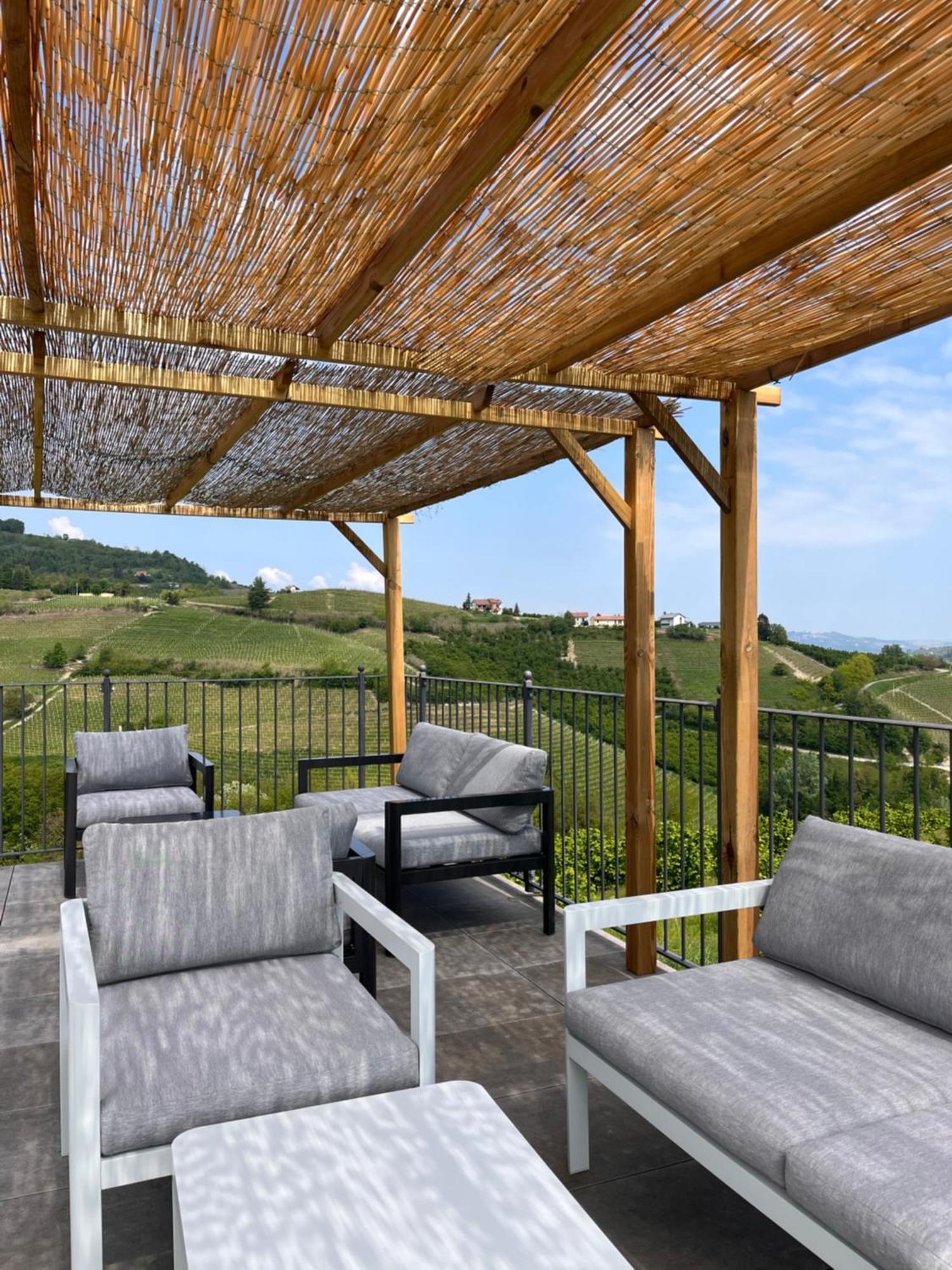 Le Cornici - Cascina Di Charme Otel Diano dʼAlba Dış mekan fotoğraf